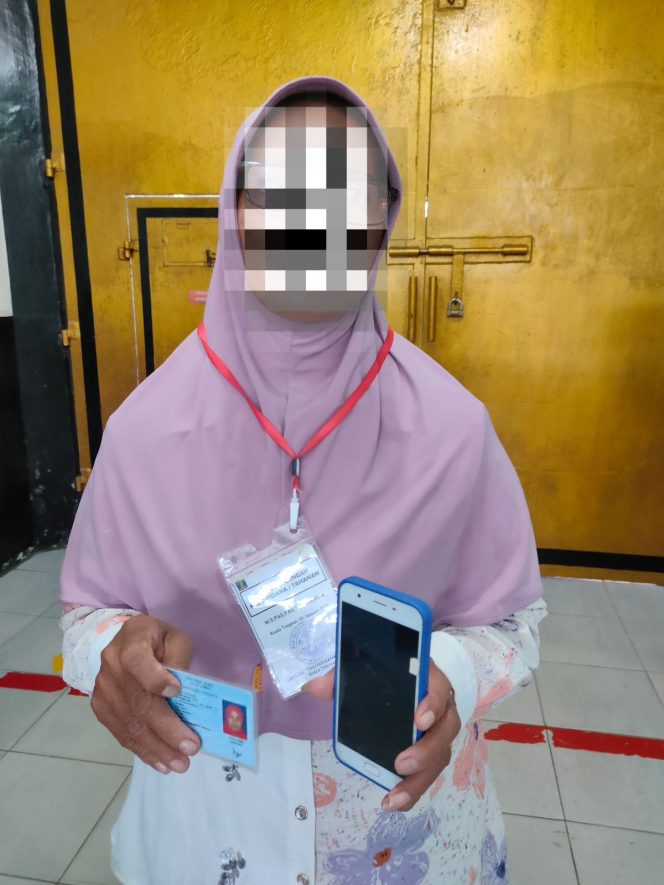 
 Lapas Kuala Tungkal Gagalkan Penyelundupan Handphone