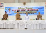 Didampingi Ombusdman, Bupati Sabar AS Serahkan Penghargaan Pelayanan Publik Terbaik