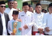 Bupati Way Kanan Beri Hadiah Umroh Kepada Santri