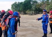 Petugas Gabungan Lakukan Pencarian ABK Yang Hilang Di Perairan Peureulak