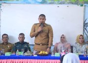 Wawako Kota Prabumulih Membagikan Makanan Bergizi Gratis di SD 17