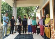 Dinas Perlindungan Perempuan dan anak Kabupaten Lampung Selatan Menyambangi Rumah Nenek Salamah di Kecamatan Katibung.