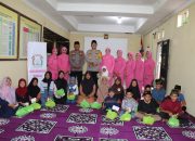 Polri Untuk Masyarakat, Kapolres Berikan Tali Asih Ke Anak Yatim di Polsek Blambangan Umpu