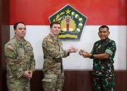 Danpussimpur Kodiklat TNI AD Didampingi Wadan Pussimpur dan Para Perwira Menerima Kunjungan Delagasi Angkatan Darat (AD) Amerika Serikat dalam Rangka Site Survey Combat Training Center (CTC) Development