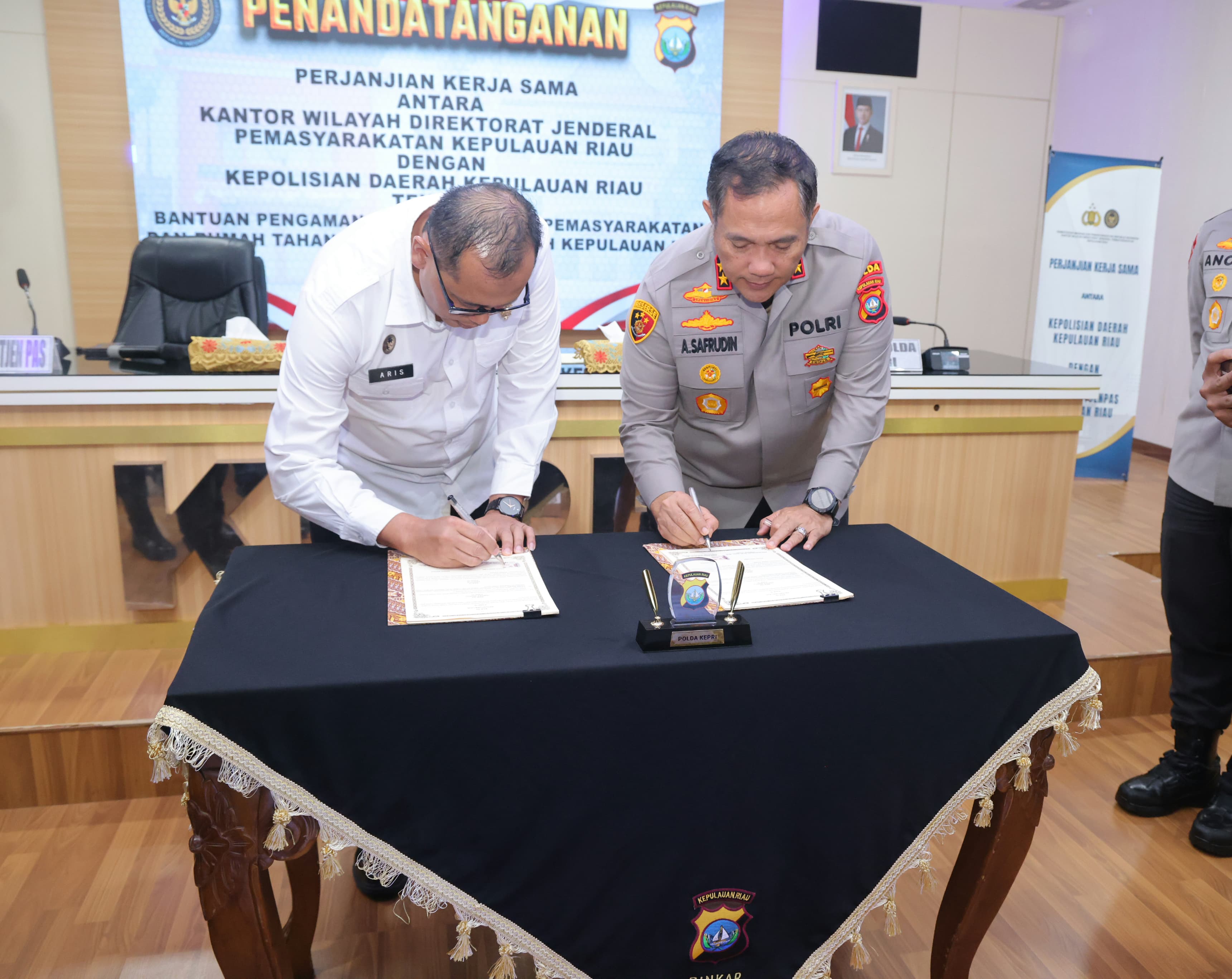 POLDA KEPRI DAN DITJEN PAS KEPRI PERKUAT SINERGI LEWAT PERJANJIAN KERJA SAMA