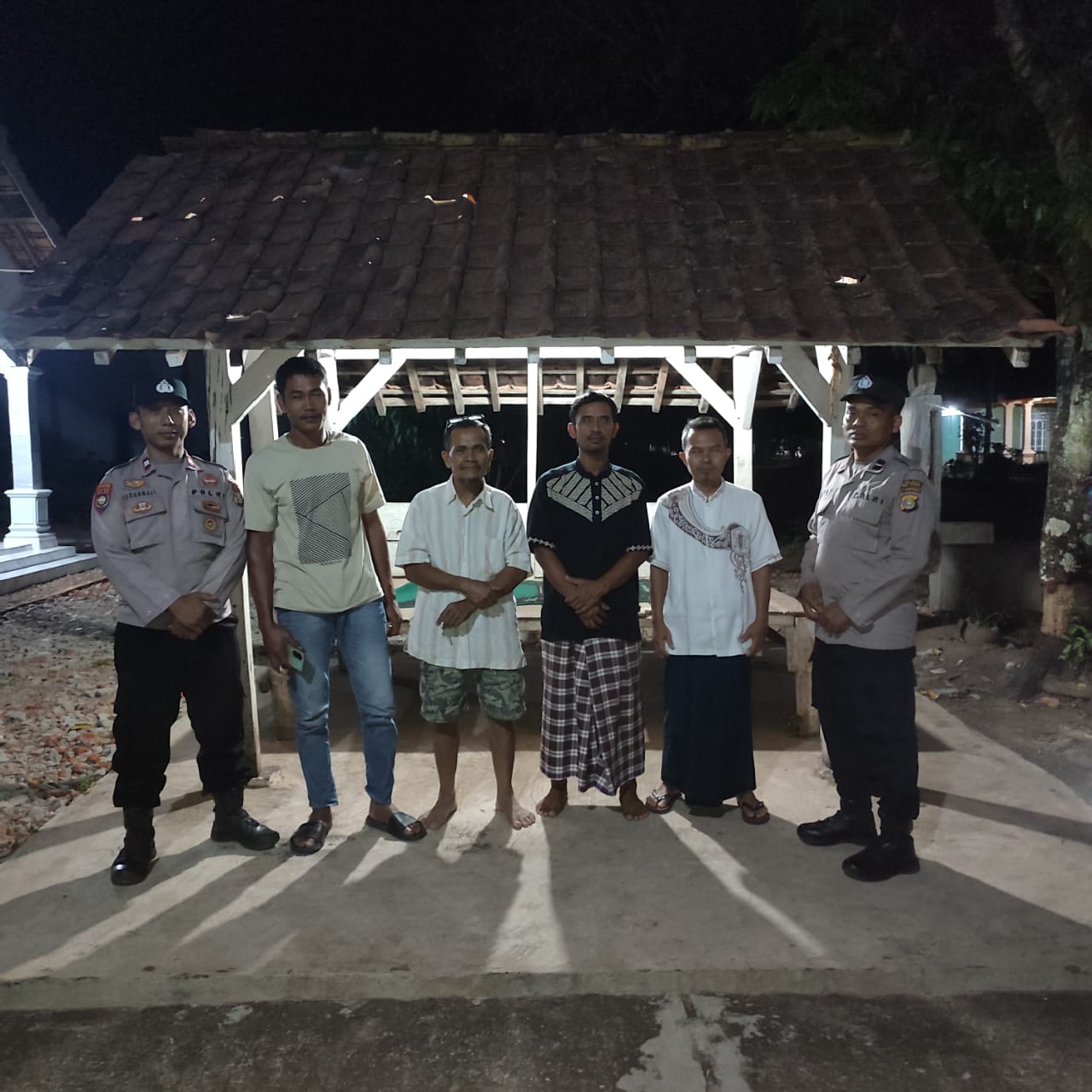 Sambang Pos Satkamling di Sukamaju, Satbinmas Polres Way Kanan Berikan Pembinaan Kamtibmas