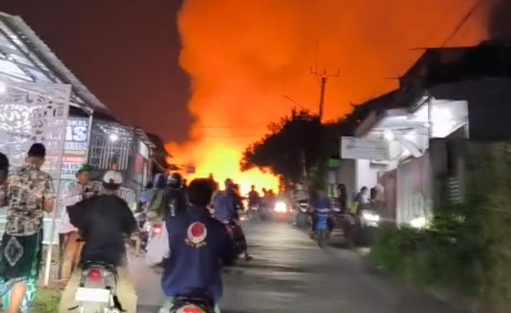 Lokasi Kebakaran : Jl Raya Pertanian Kelurahan Cipayung Jaya Kecamatan Cipayung Kota Depok