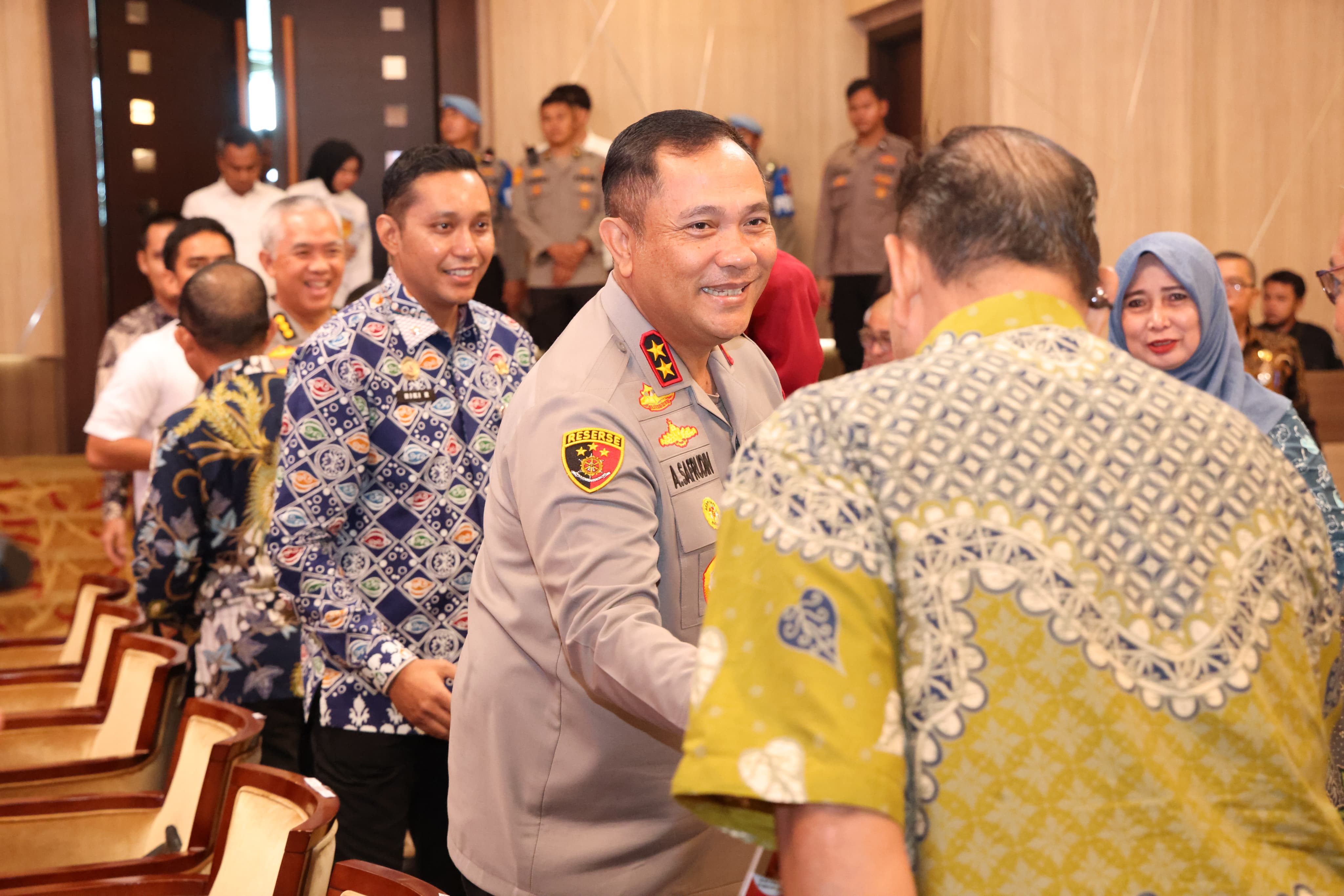 KAPOLDA KEPRI HADIRI PEMBUKAAN FGD PENGUATAN KOPERASI MERAH PUTIH DI BATAM
