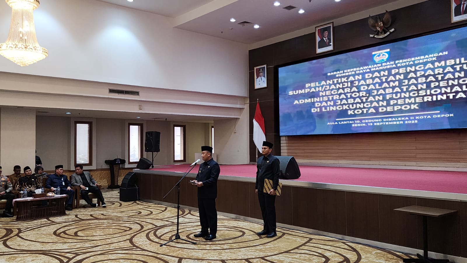 Supian Suri Walikota Depok, Saat sedang memberikan Pidato Pelantikan dan Pengambilan Sumpah Jabatan ASN Depok