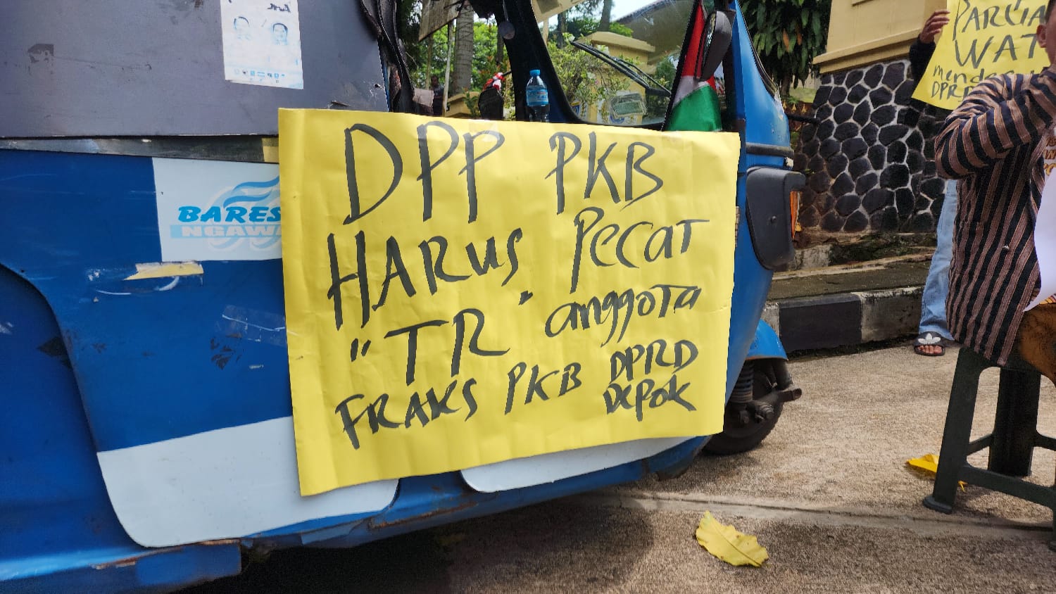 Aksi UnRas Tuntut Pecat Anggota DPRD PKB Depok, Dugaan Jual Beli Proyek
