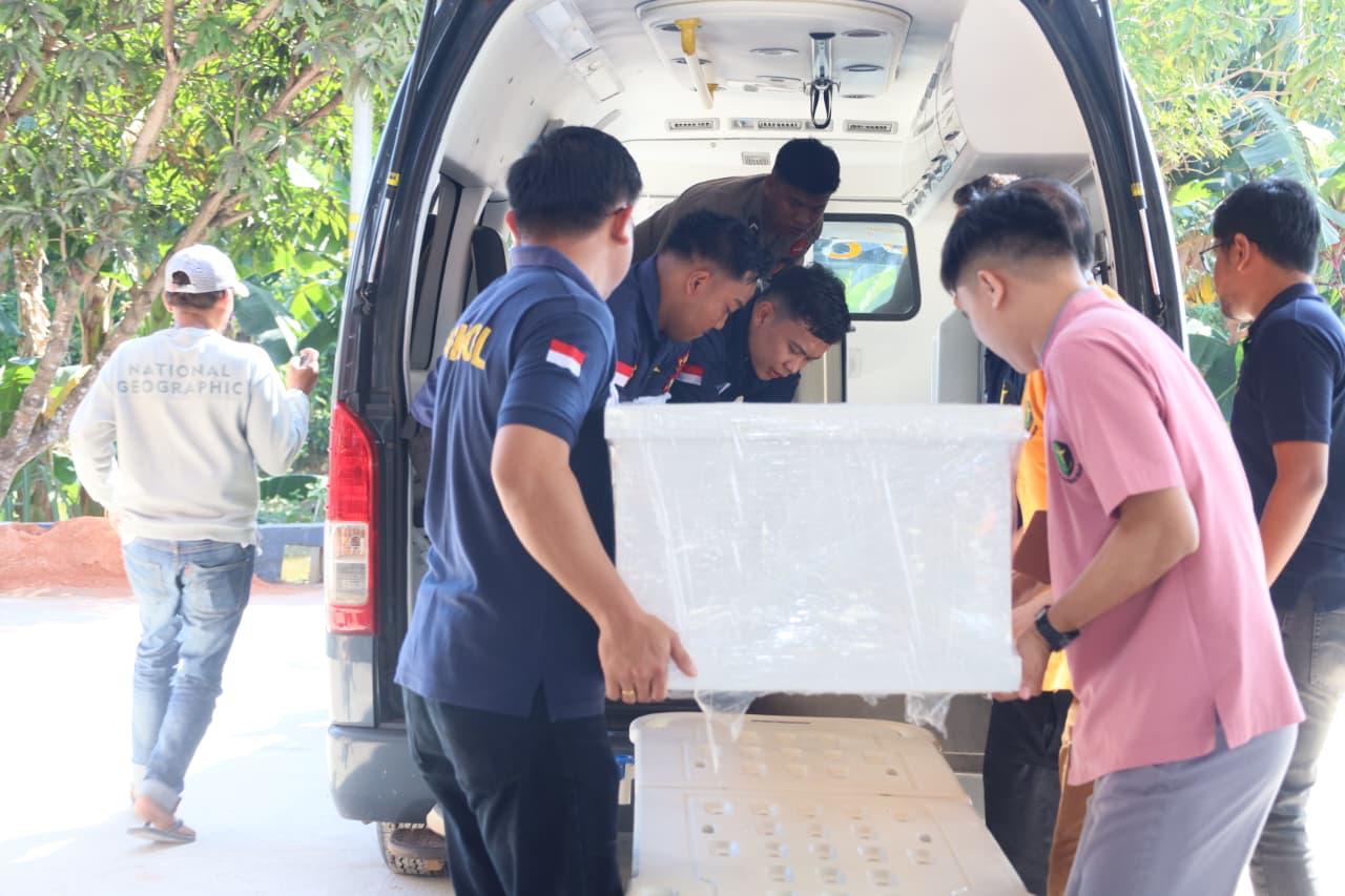 POLDA KEPRI GELAR KONFERENSI PERS PEMULANGAN JENAZAH KORBAN KEBAKARAN KAPAL FEDERAL