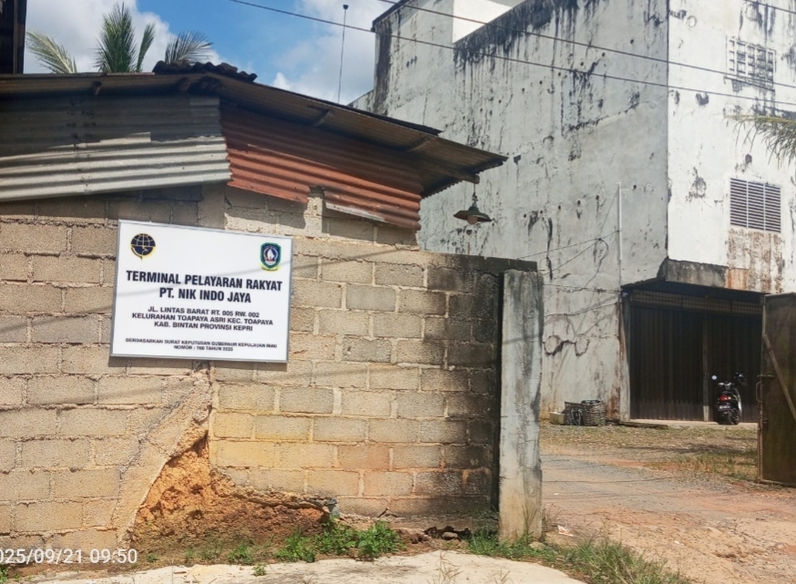 Pelabuhan Lintas Barat Km 16, Kabupaten Bintan, kini resmi mengantongi izin operasional sebagai Terminal Pelayaran Rakyat (Pelra) dari Pemerintah Provinsi