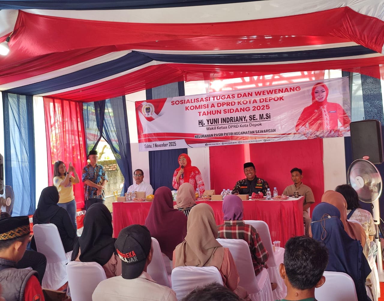 Hj. Yuni Indriany, SE., M.Si., Anggota DPRD Kota Depok (foto pada saat Sosialisasi Tugas dan Wewenang Komisi A DPRD Depok)
