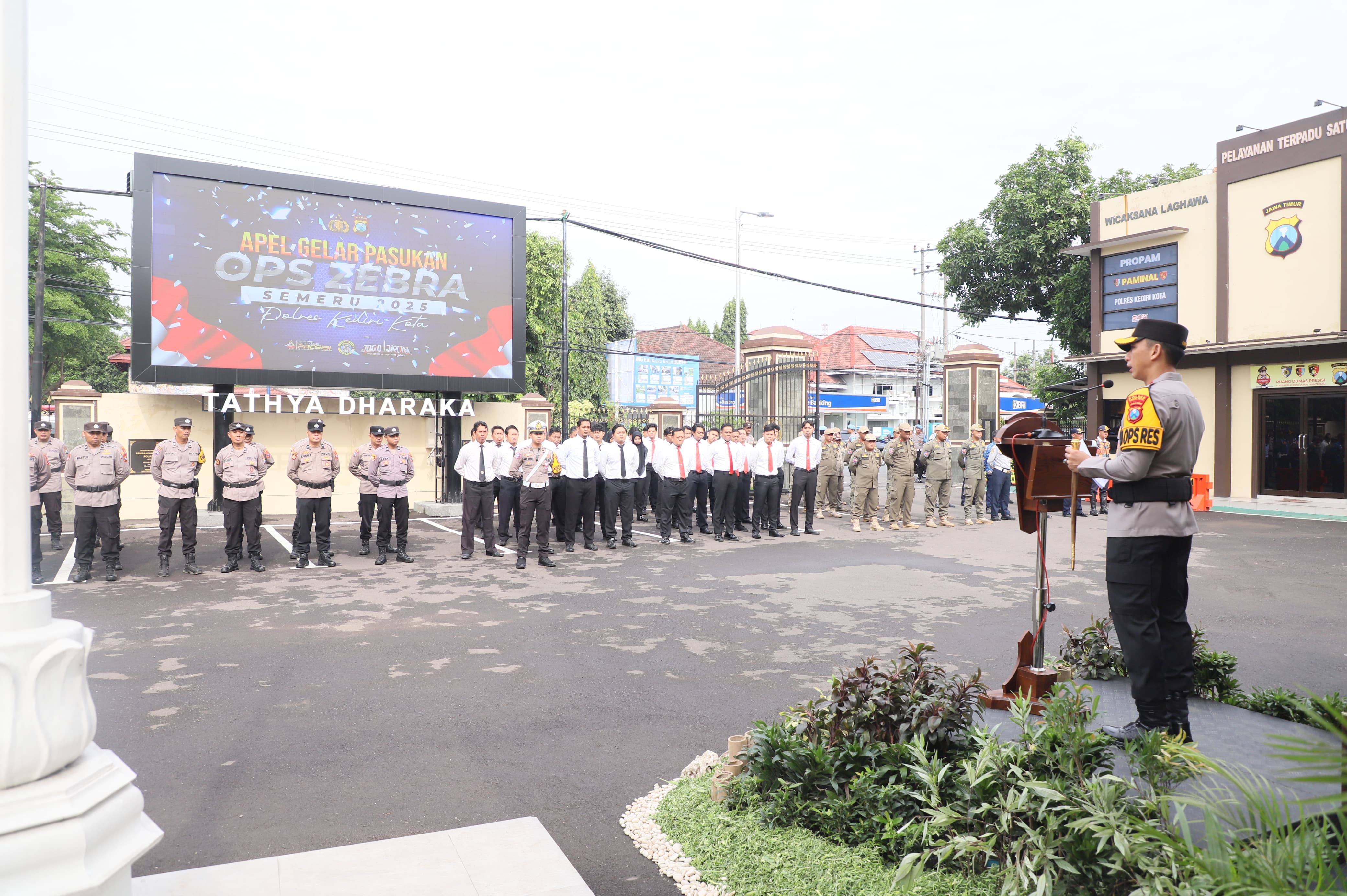 Menuju Lalu Lintas Aman Akhir Tahun, Polres Kediri Kota Kerahkan Pasukan dalam Operasi Zebra 2025