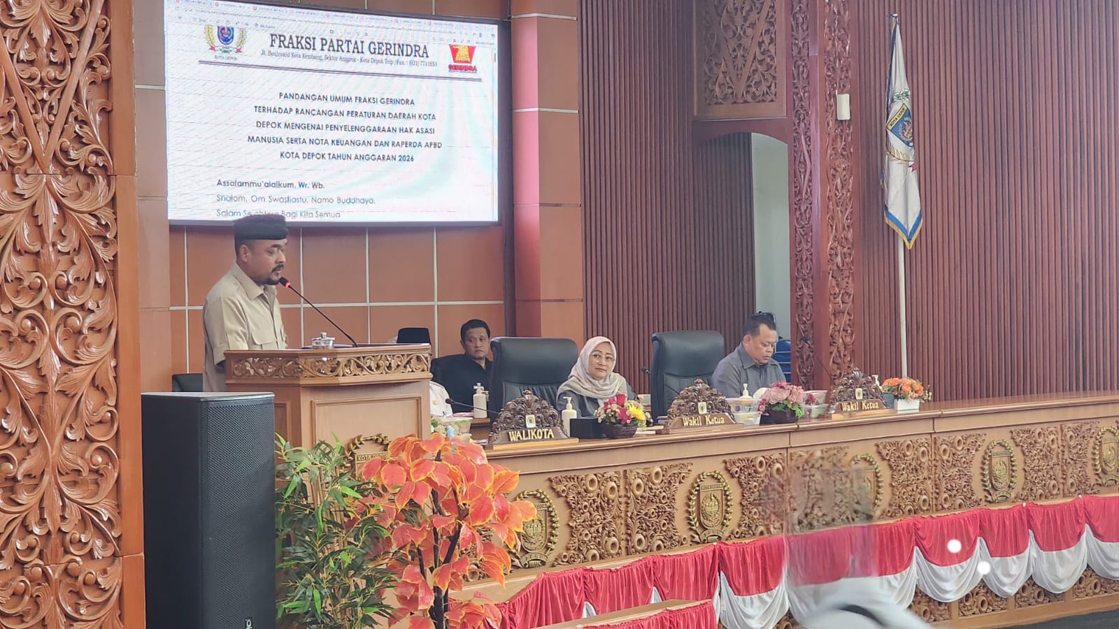 Ketua Fraksi Gerindra, Edi Masturo, (foto pada saat pidato Rapat Paripurna di Gedung DPRD Depok)