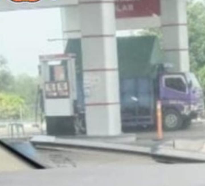 SPBU 24.341.90 Lampung Tengah Jual Ke Pengecoran Minyak Jenis Solar BBM Bersubsidi Ilegal ( Mafia Minyak ) Diduga Dibekingi Oknum TNI