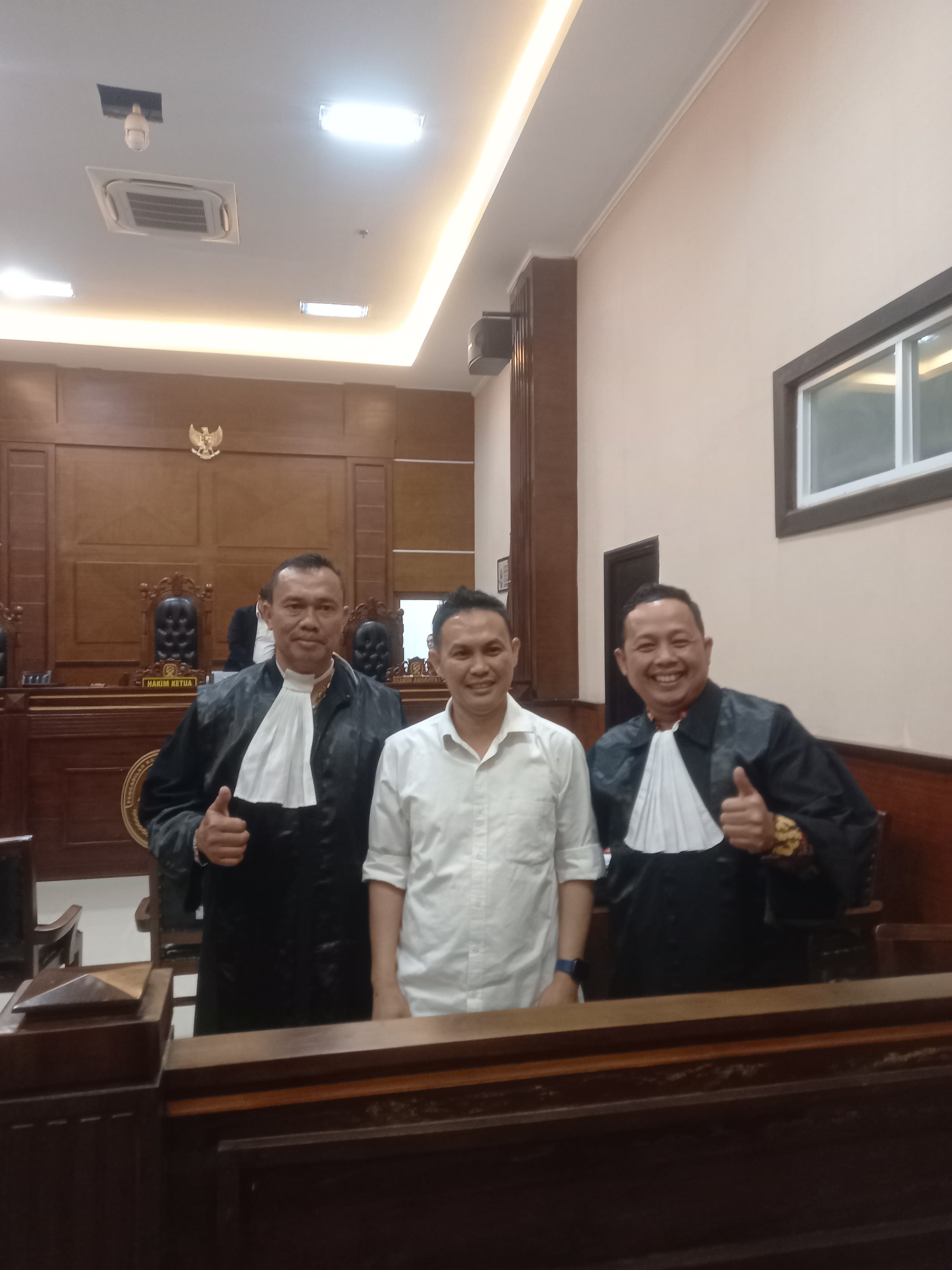 Praktisi hukum dan aktivis Pers Indonesia, Julianta Sembiring, melayangkan kritik keras terkait dugaan aktivitas plesiran yang dilakukan sejumlah pejabat RSUD ASA saat jam dinas.