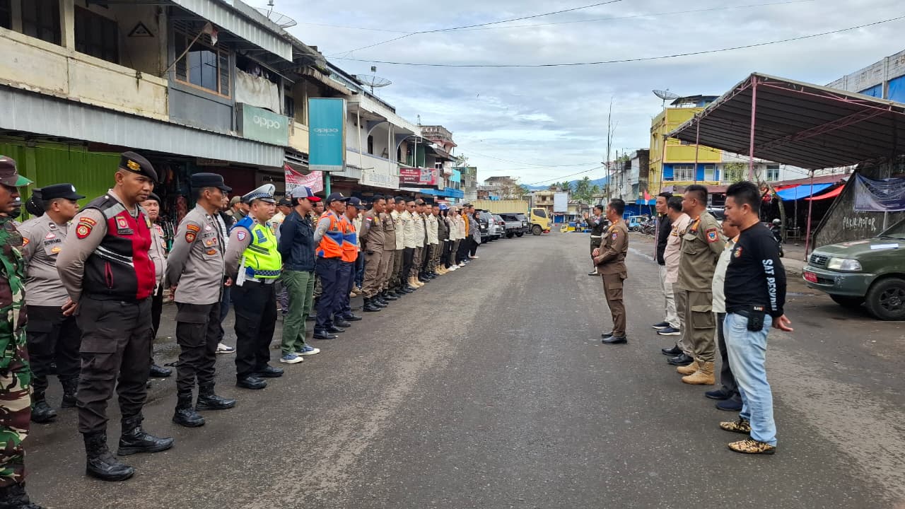 Polres Pagar Alam Bersama TNI–Pol PP–Dishub Tertibkan Alun-Alun Utara Jelang Dempo Run 2025 dan untuk kenyamanan masyarakat