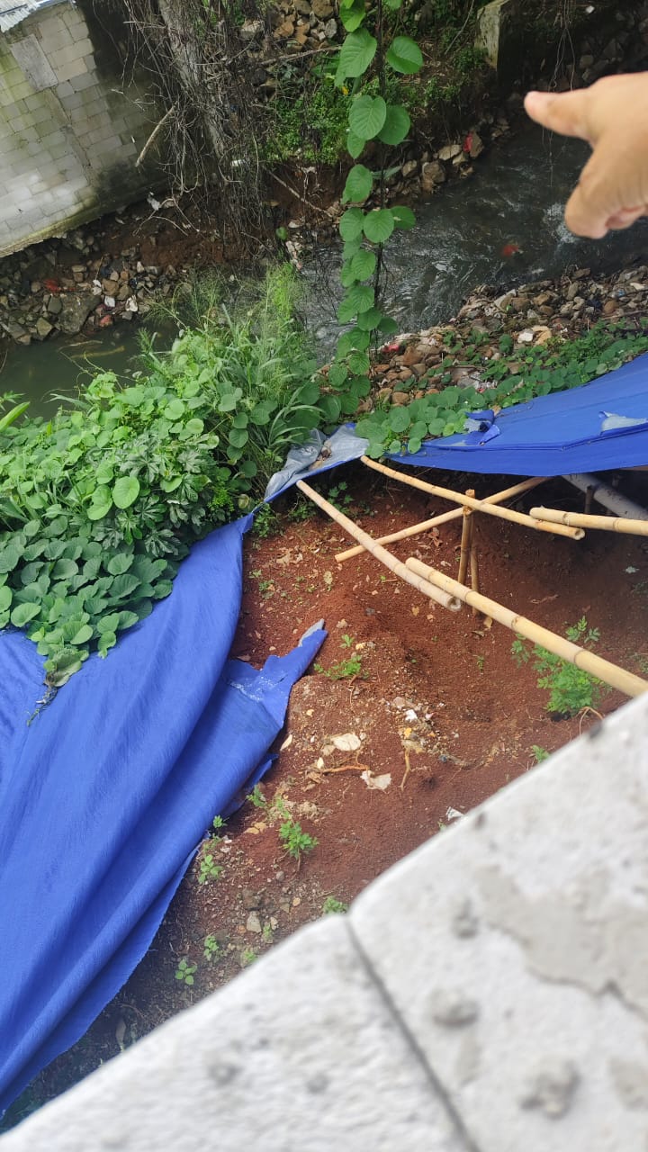 Bunda Endah Temui Warga Terdampak Longsor di Cisalak: “Warga Tidak Sendiri, Saya Akan Kawal Sampai Selesai”