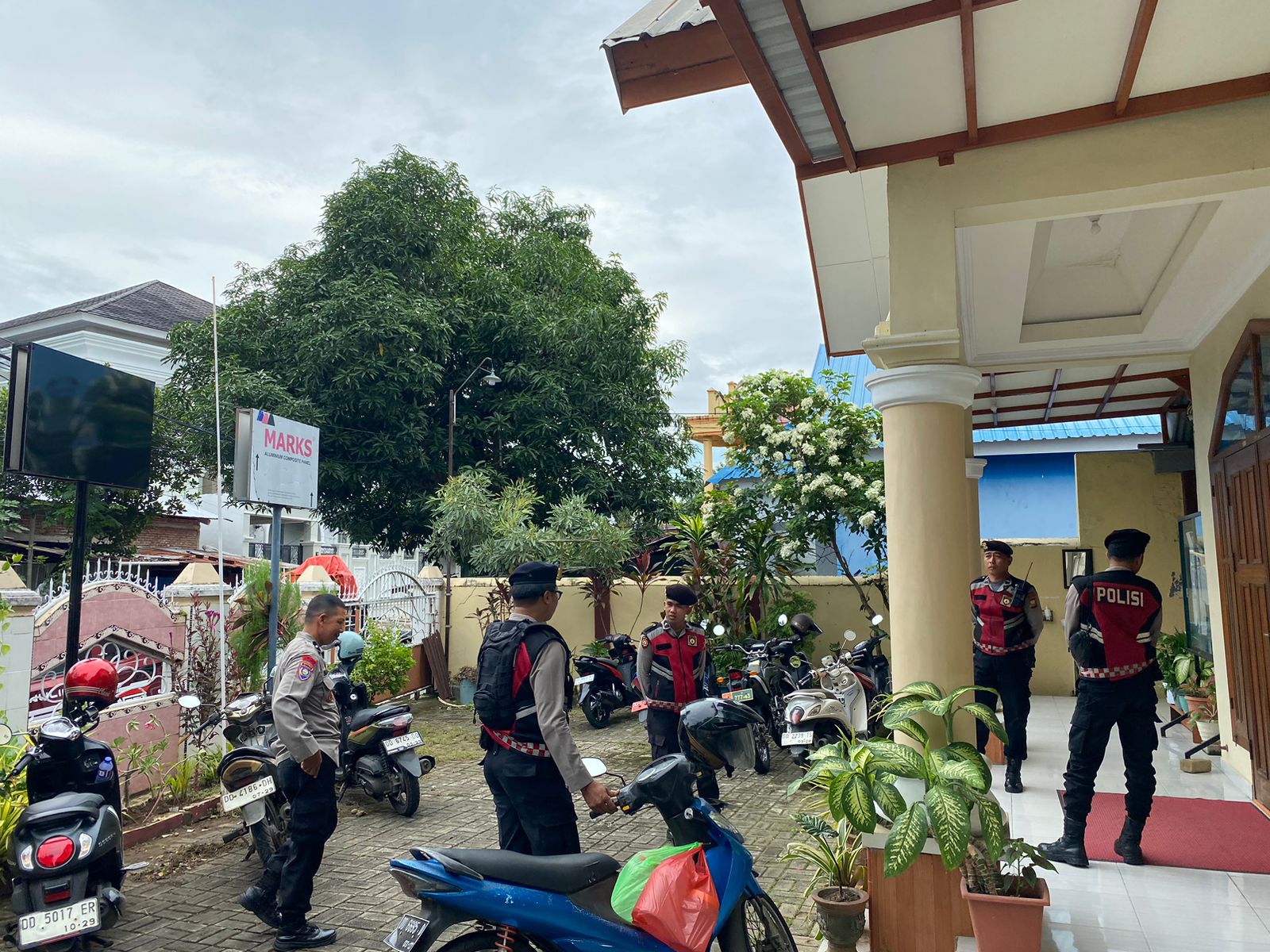 Jelang Natal dan Tahun Baru, Polres Maros Patroli di Sejumlah Gereja