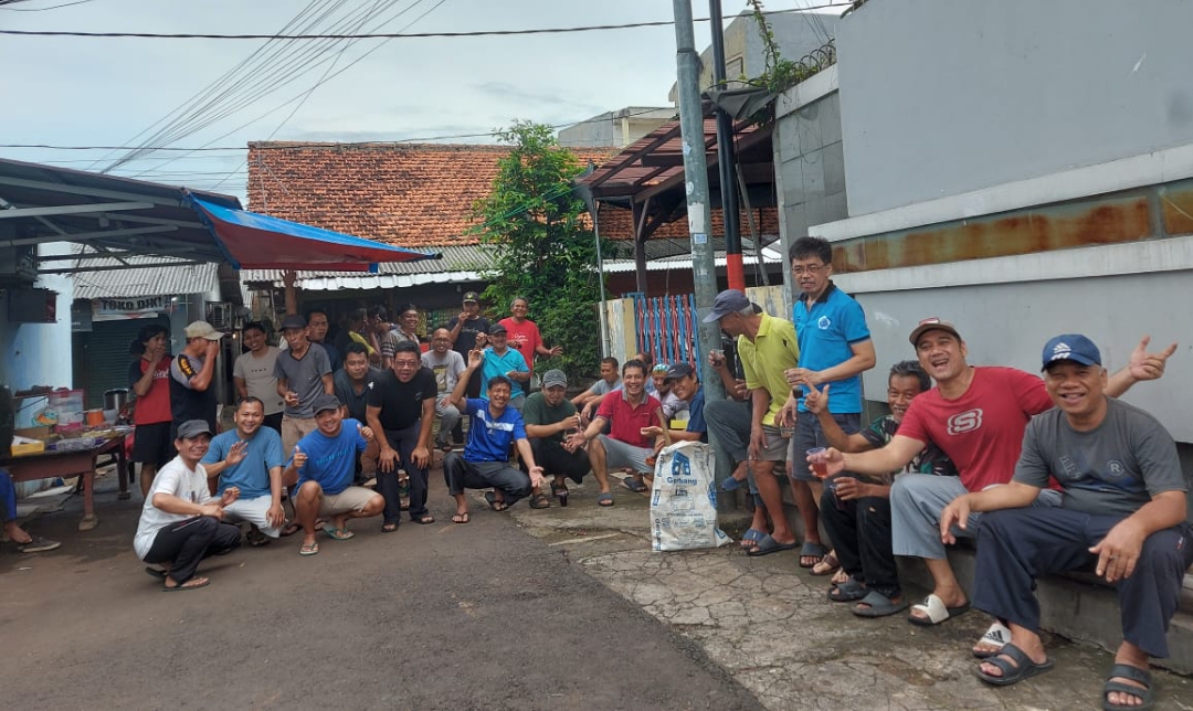 Aksi Kebersihan Minggu Pagi (AKMP) Warga RT 010 RW 07 Pondok Bambu