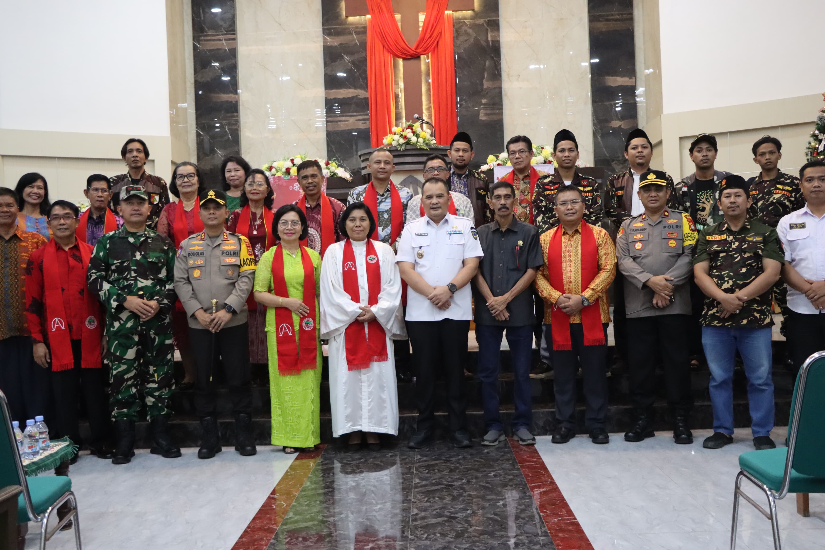 Pastikan Ibadah Natal Aman, Kapolres Maros Bersama Forkopimda Pantau Gereja dan Pos Pengamanan