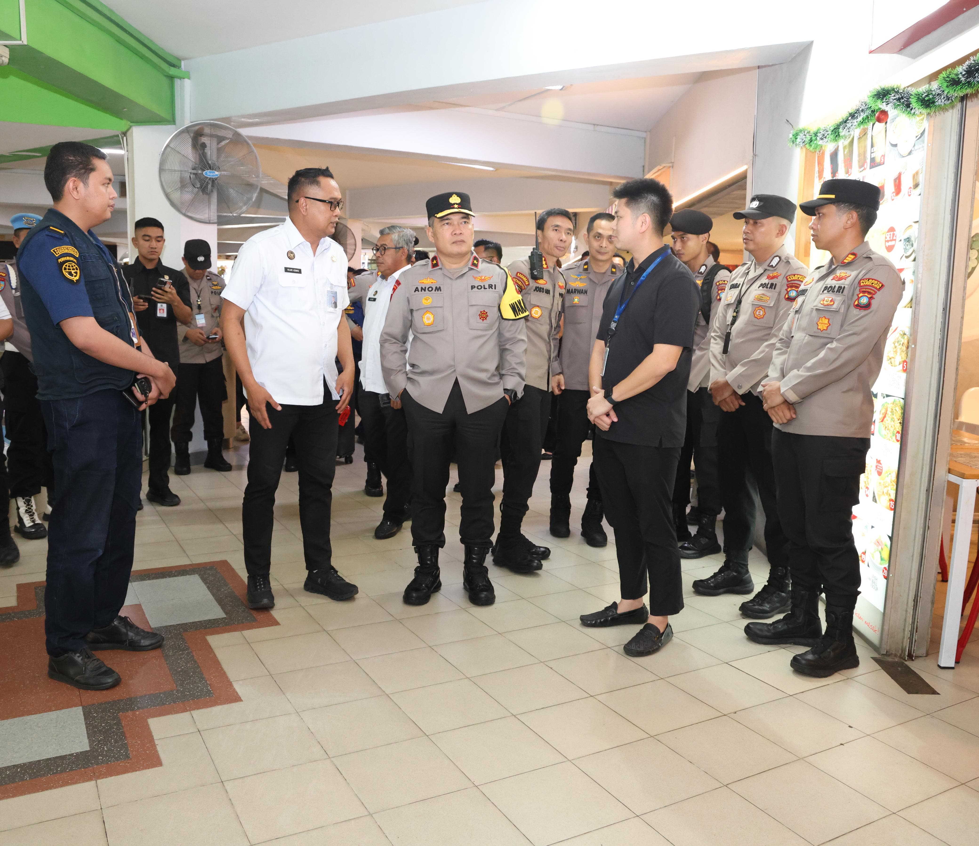OPERASI LILIN SELIGI 2025: WAKAPOLDA KEPRI TINJAU ARUS MUDIK DAN POS PELAYANAN