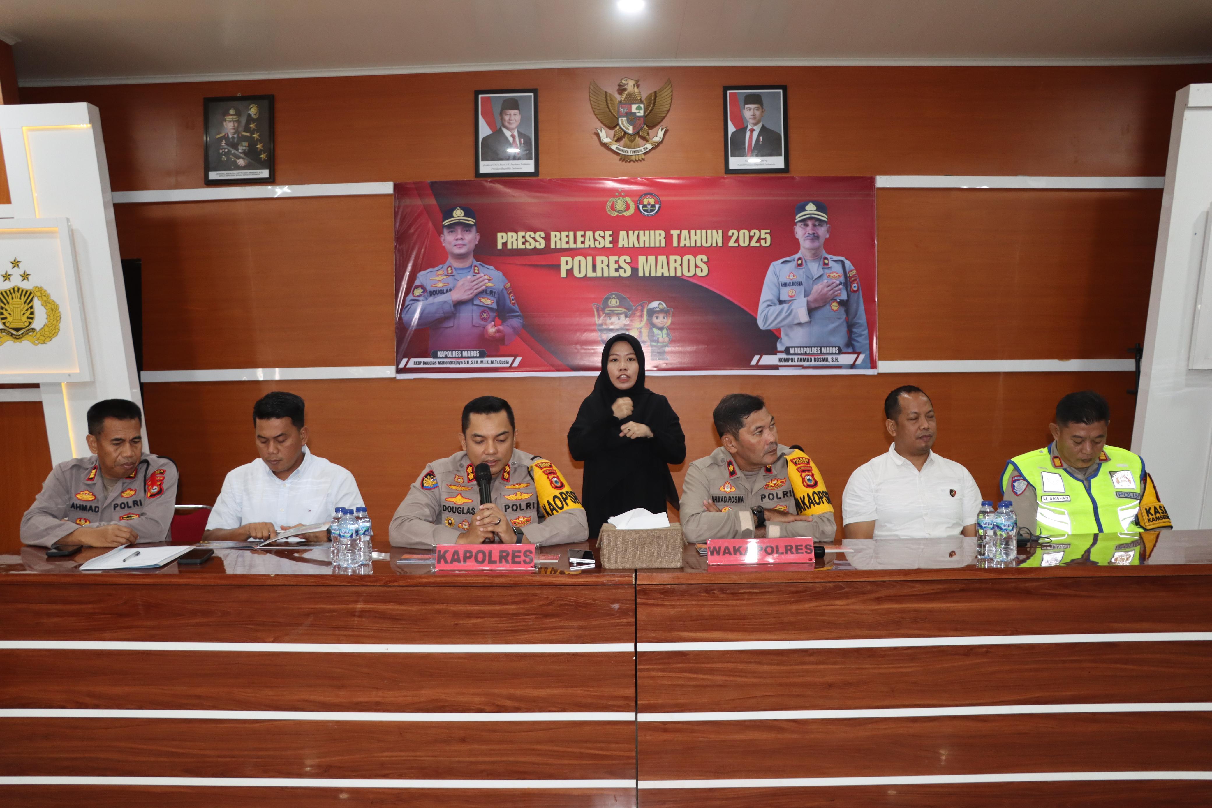 Polres Maros Gelar Konferensi Pers Akhir Tahun 2025, Paparkan Capaian Kinerja Selama Setahun