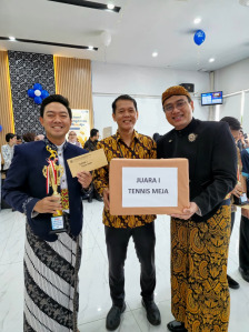 Meriahkan HUT BRI ke-130, Penyerahan Piala dan Hadiah Juara Tenis Meja di Kanca Daan Mogot Berlangsung Penuh Antusias dan Sportivitas
