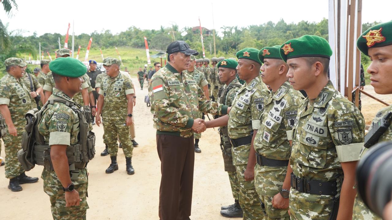 Dukung Pembangunan Wilayah, Menhan RI dan Wakasad Tinjau Yon TP 827/MCY