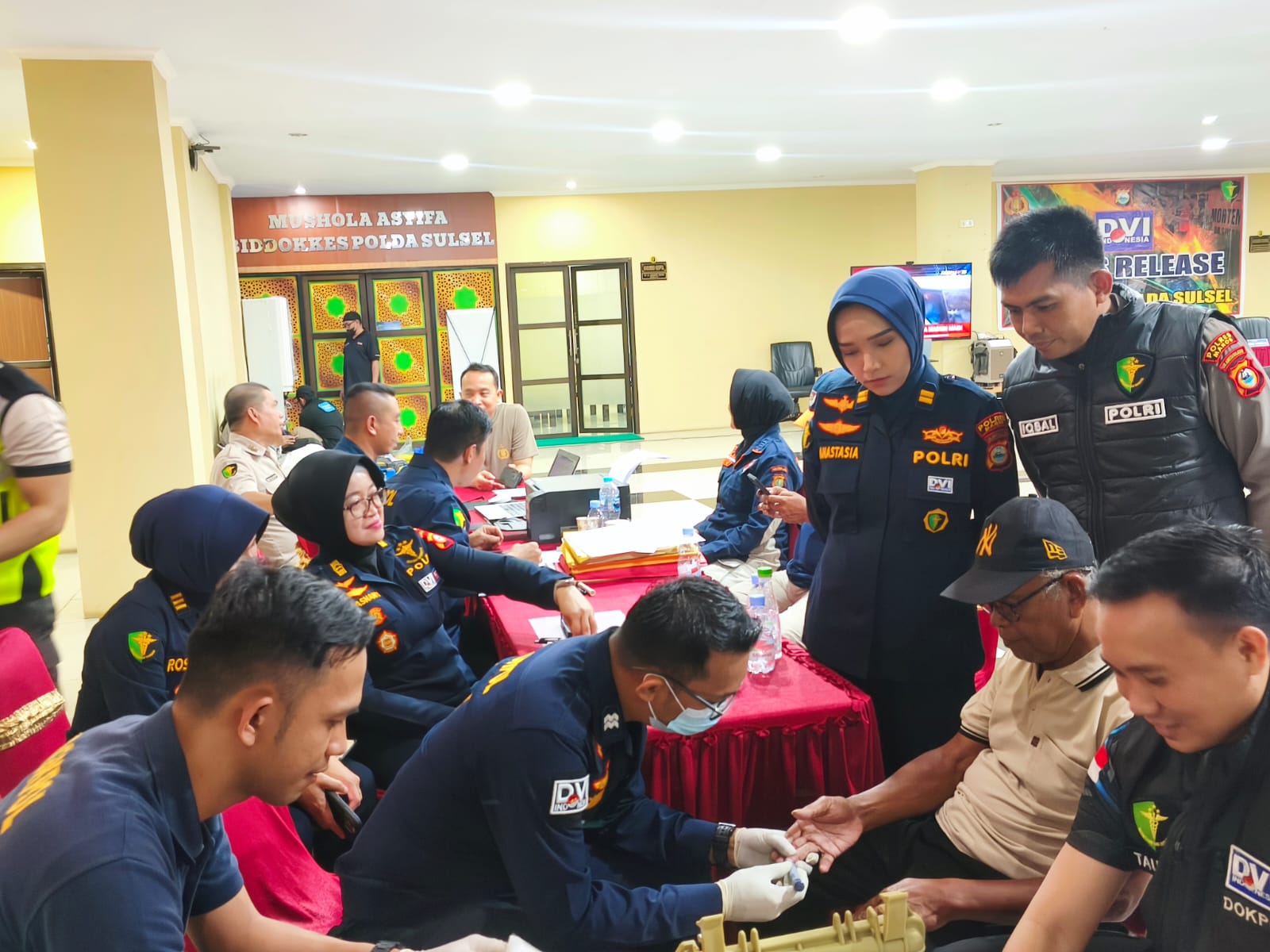 Polres Maros Libatkan Personel Kedokteran Kepolisian Dalam Operasi Pencarian Dan Identifkasi Korban Pesawat Jatuh ATR 42-500
