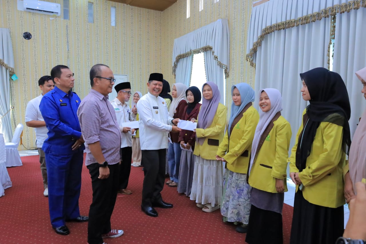 BAZNAS Pasaman Salurkan Bantuan Mahasiswa Pacu Program Pasaman Cerdas