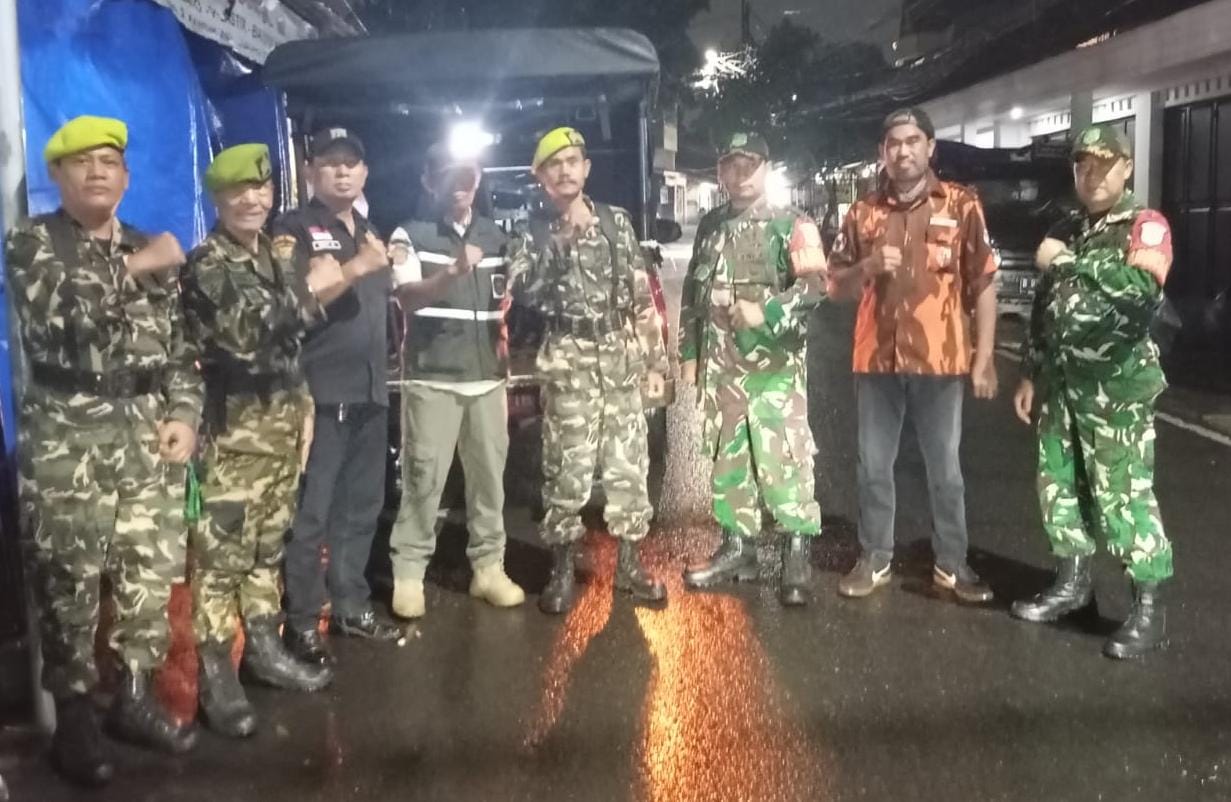 Koramil 05/Kramatjati–Makasar Bersama Komponen Masyarakat Gelar Patroli/Siskamling Keliling