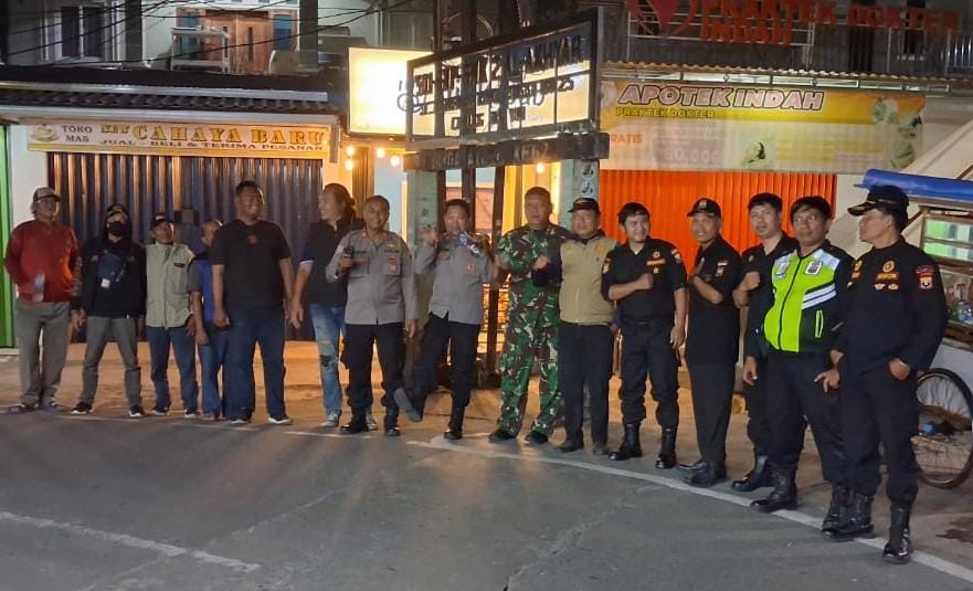 Wujudkan Lingkungan Aman dan Kondusif, Koramil 06/Cakung Gelar Patroli/Siskamling Bersama Komduk