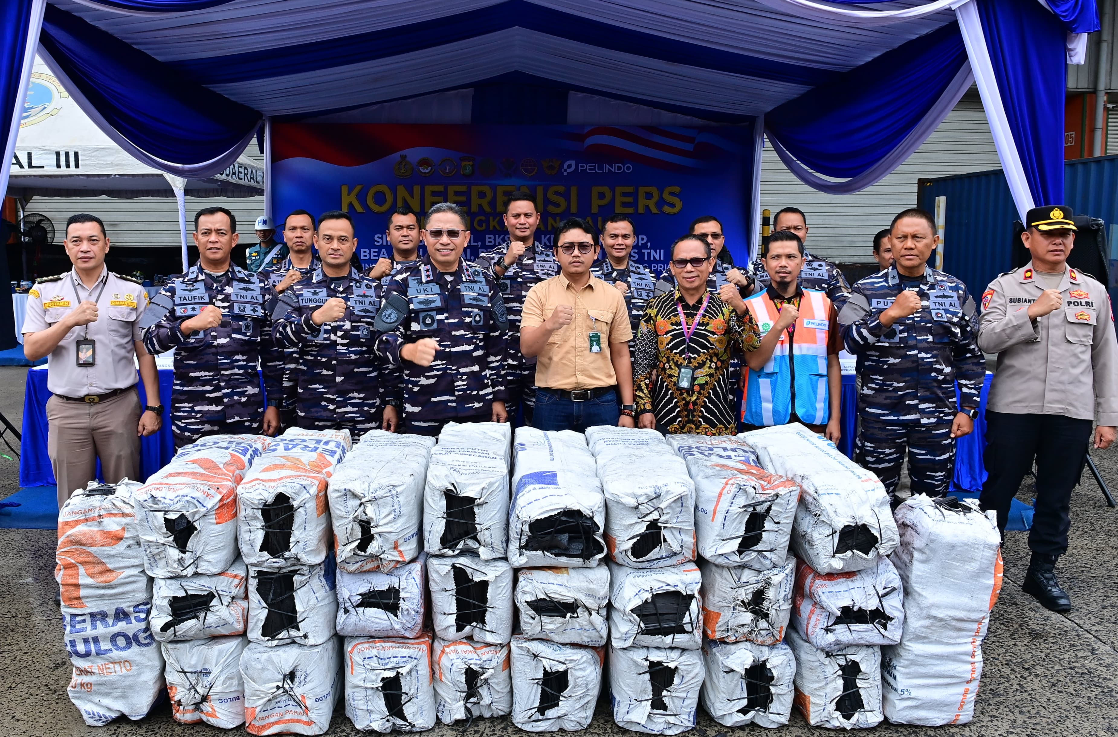 Sinergi Lintas Instansi, TNI AL dan Tim Gabungan Gagalkan Penyelundupan 74 Ton Arang Bakau di Tanjung Priok