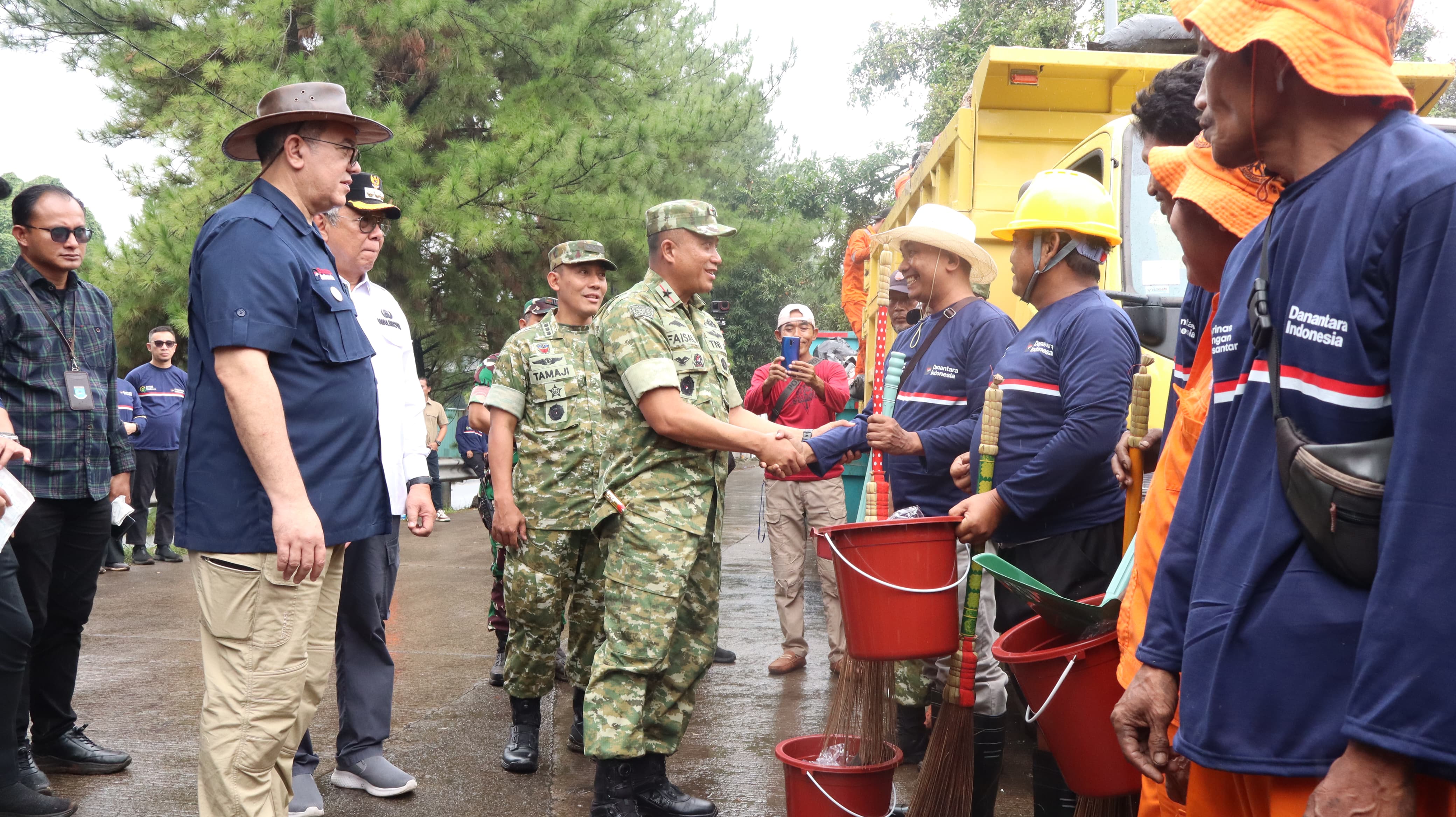 Tingkatkan Kesadaran Lingkungan, TNI Gelar Aplel 1000 Satgas Sampah
