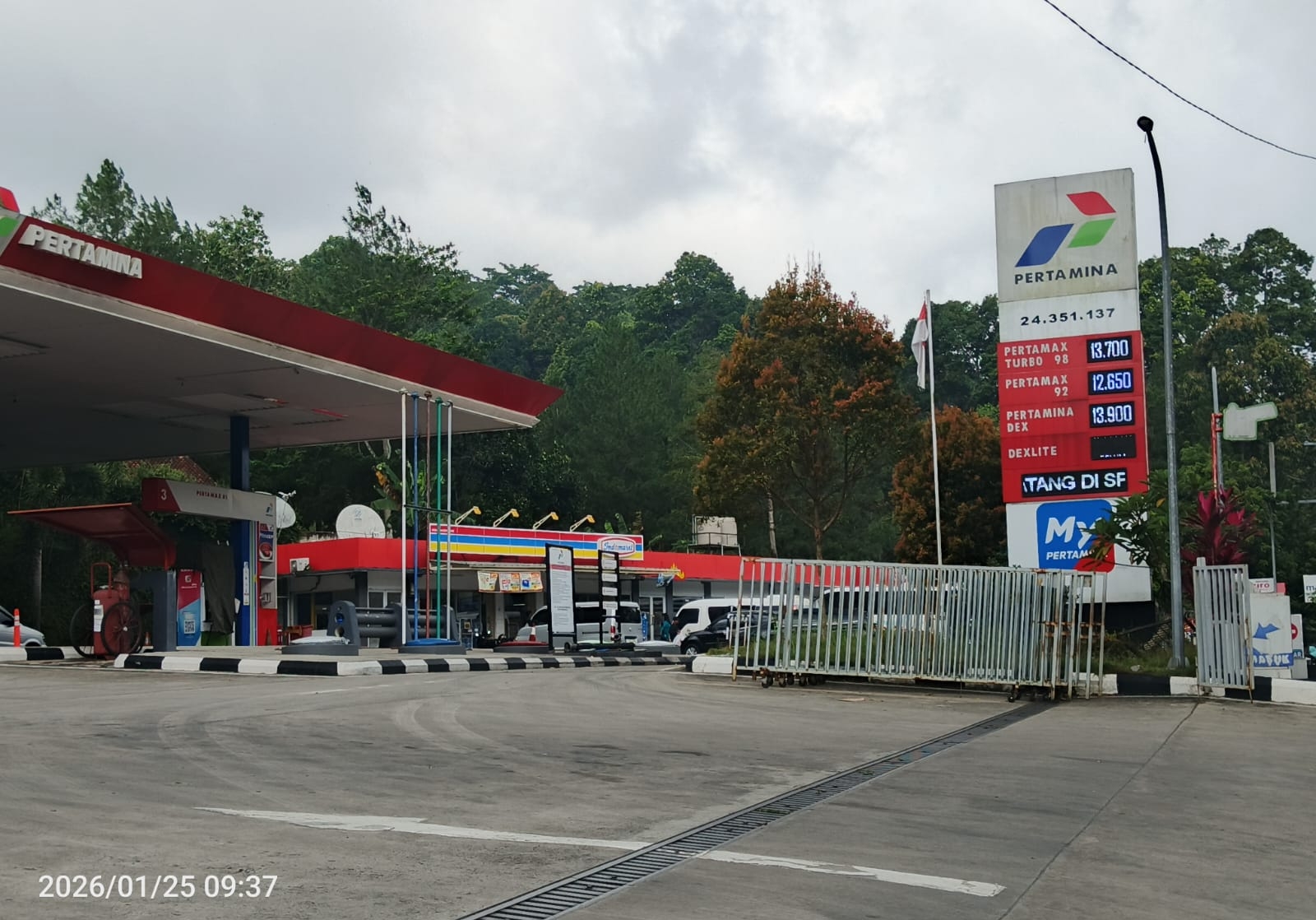 Pemberitaan Tanpa Konfirmasi SPBU 24.351.137 Resah Beredarnya Berita Miring ( Hoaks ) 