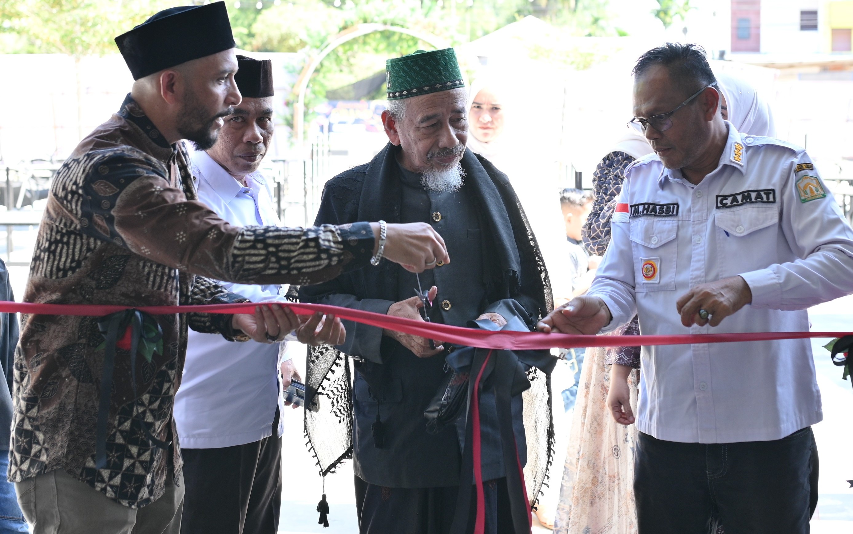 Senior Kupi Buka 24 Jam Resmi Dibuka di Idi Rayeuk, Diresmikan Ulama Kharismatik Aceh Timur