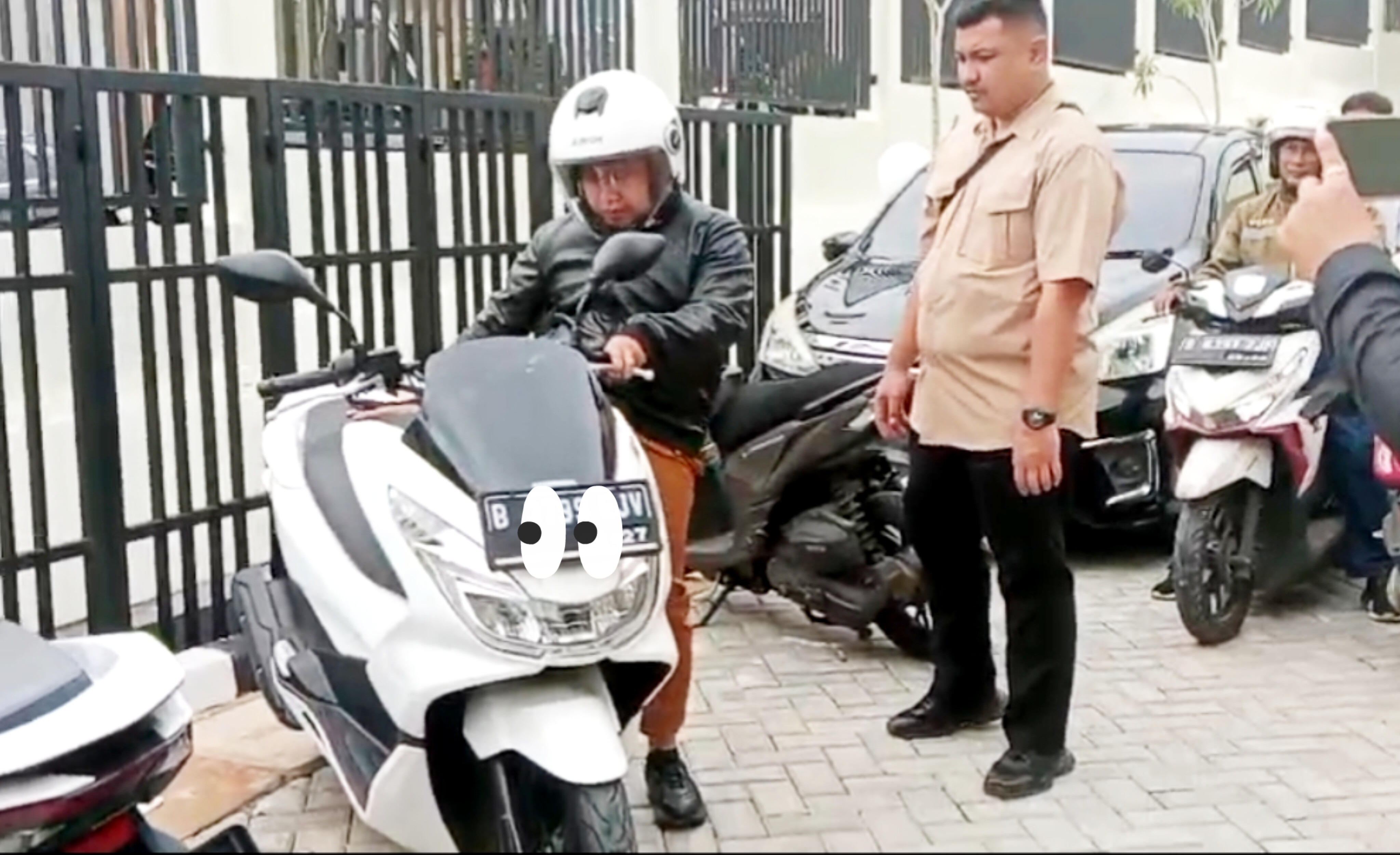 Tiba dengan Mengendarai Motor, Wali Kota Depok Resmikan Puskesmas Bedahan