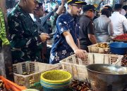 Dandim 0509/Kabupaten Bekasi Dampingi Plt Bupati Sidak Harga Sembako di Pasar Tambun Jelang Lebaran