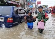 “Terima Kasih Ya Nak…” Nenek Selamat Berkat Babinsa di Banjir Ciledug