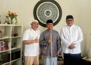 Mantan Walikota Depok, KH Mohammad Idris (kiri), Supian Suri Walikota Terpilih (tengah), Ketua DPC Gerindra Pradi Supriatna (kanan), (Foto: Starindonews/Yudi Bahtiar)