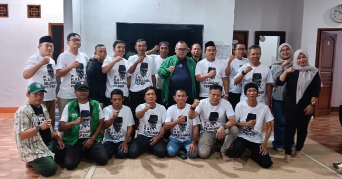 Sekjen PPP bersama Pengurus DPC dan PAC PPP Depok (Foto: Starindonews/Bachtiar)