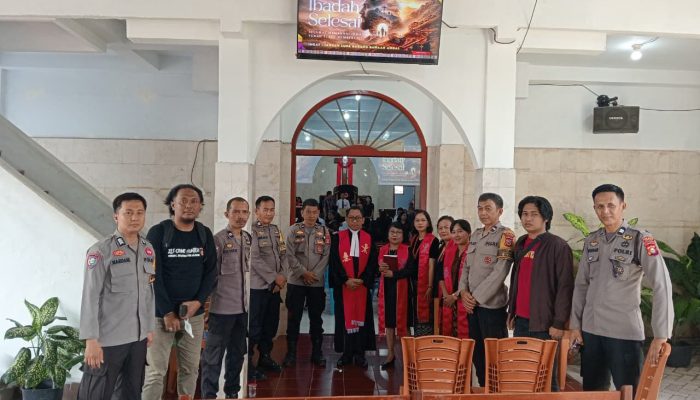 Hadirkan Rasa Aman, Polres Maros Amankan Ibadah Jumat Agung