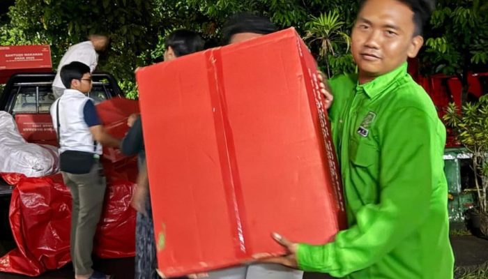 Banjir di Pancoran Mas Depok, Kader PKB Turun Tangan ke Lokasi Bawa Bantuan