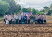 DUKUNG SWASEMBADA PANGAN, POLSEK LAU BERSAMA FORKOPIMDA GELAR PENANAMAN JAGUNG SERENTAK KUARTAL II 2026