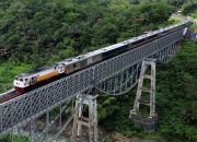 KAI Daop 2 Bandung Tanggapi Viral Jembatan Cirahong, Tekankan Prioritas Keselamatan Perjalanan KA