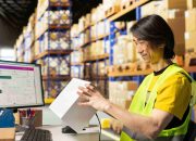 Pilih Mana? Perbandingan Kurir Terbaik Saat Kirim Paket Ke Luar Negeri