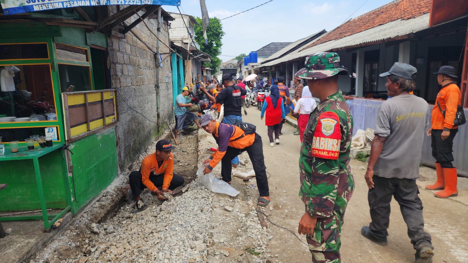 Kegiatan Normalisasi Drainase Jl Kincir Bojongbaru Bojonggede, Kabupaten Bogor Jawa Barat (Foto: Yudi Bahtiar/Starindonews.com)