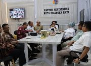Kepala Kantor Pertanahan Kota Palangka Raya, Ferdinan Adinoto, S.Si., M.Si. (tengah) bersama Jajaran setelah peresmian (Foto: istimewa/Starindonews.com)